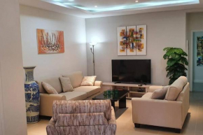 Pereybere Apartment-Lovely 3- bedroom rental unit